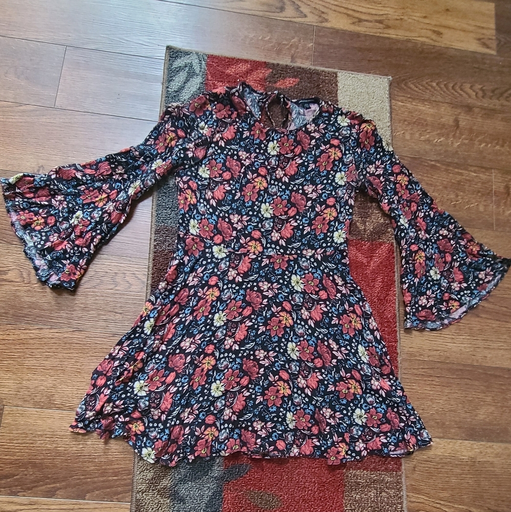 American Eagle Floral Dress with Bell Sleeves Small